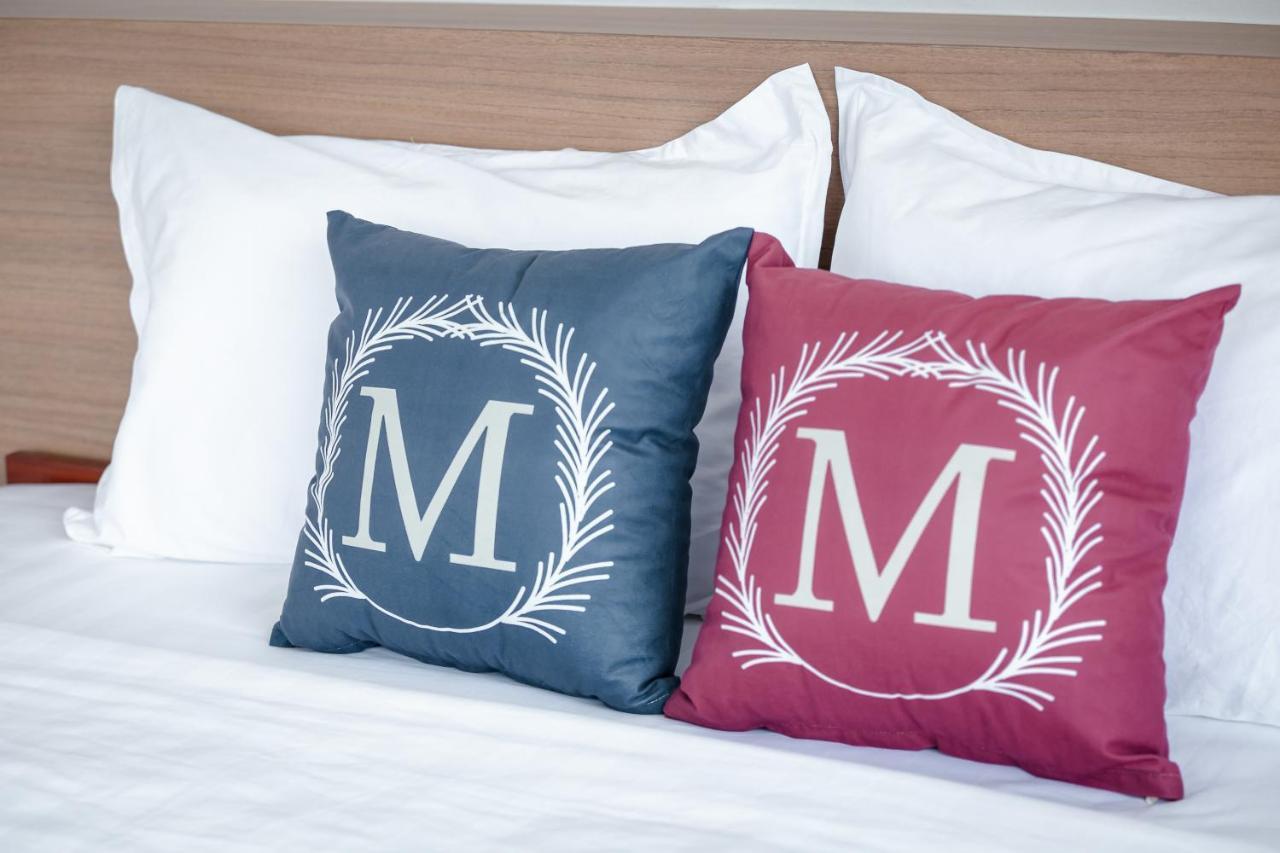 M&M Hotel Vang Vieng Esterno foto