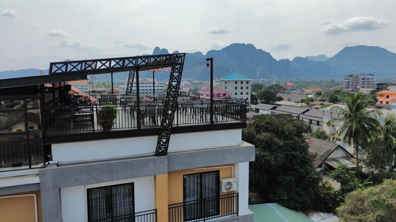 M&M Hotel Vang Vieng Esterno foto